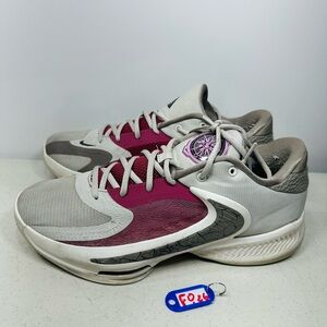 Nike Zoom Freak 4 Giannis Men’s Size 11,5 Light Bone Sweet Beet DJ6149-002